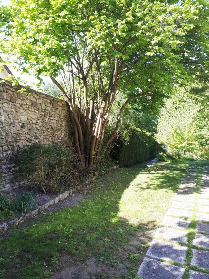 Au Chat Perche Mareil-sur-Mauldre Exterior photo